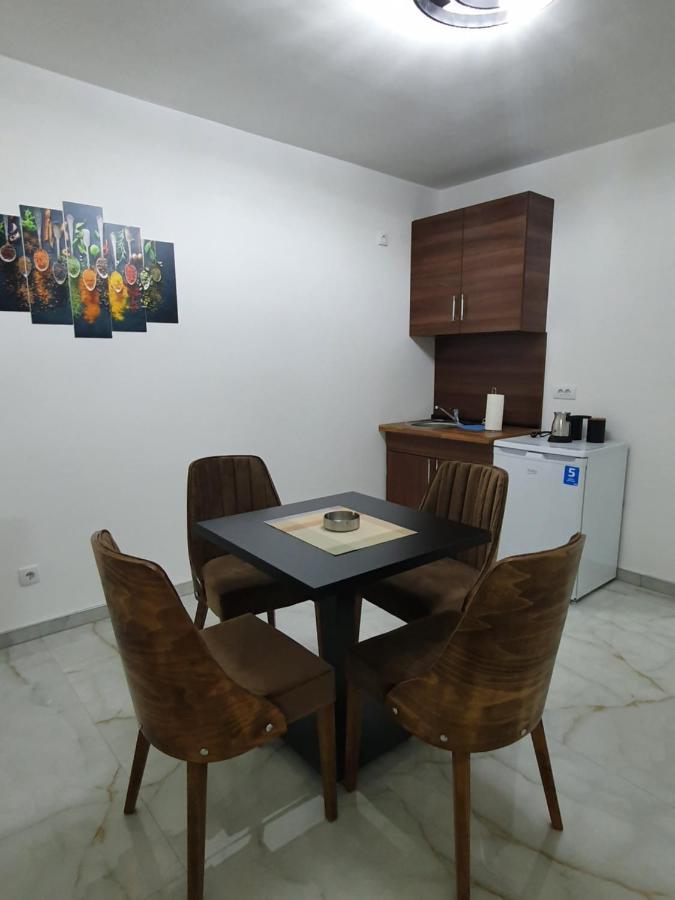 Apartmani Parice โนวีปาซาร์ ภายนอก รูปภาพ